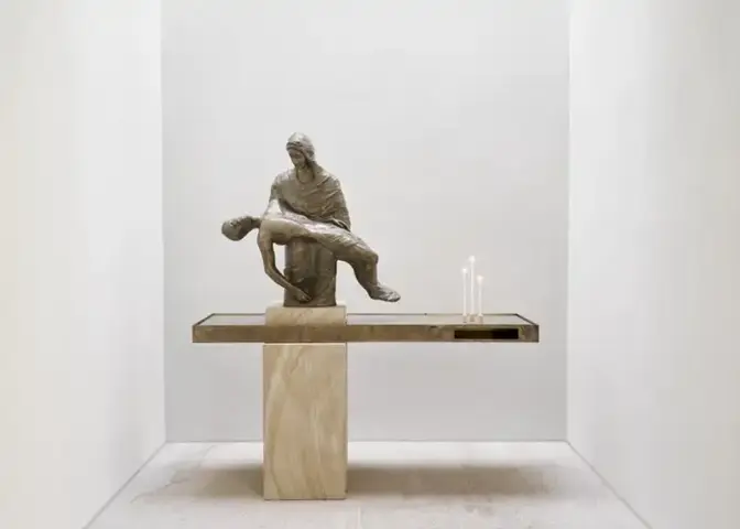  Bronzeskulptur der Gottesmutter mit dem toten Jesus (Pietà) | Stadt Mechernich